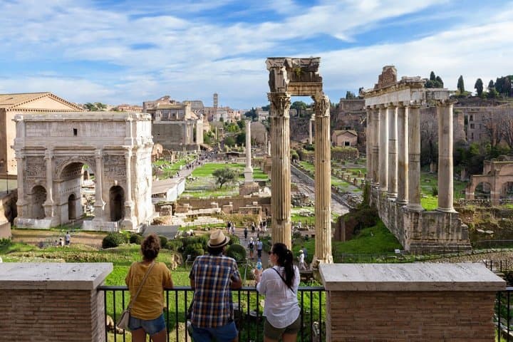 Rome Colosseum, Forum and Pantheon Tour with Castel Sant’Angelo