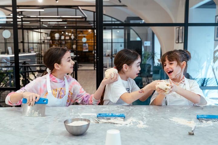 Milan Cooking Class: Pizza & Unlimited Gelato or Pasta & Tiramisu