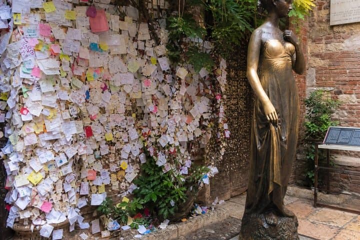 Juliet’s House and Balcony Fast-Track Ticket & Audio Guide