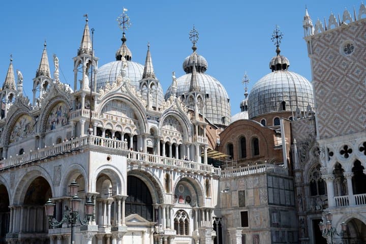 8 Day Rome, Florence, Pisa, Siena, Venice Tour with Food & Wine