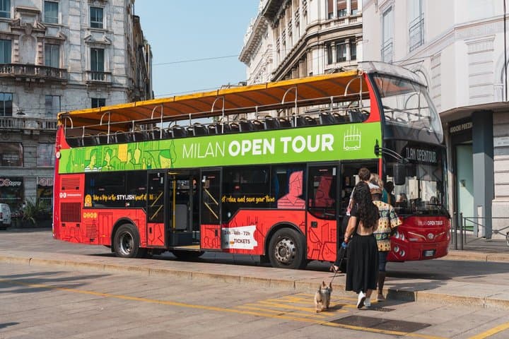 72-Hour "Gray Line" Milan Hop-On Hop-Off Tour with Audio Guide