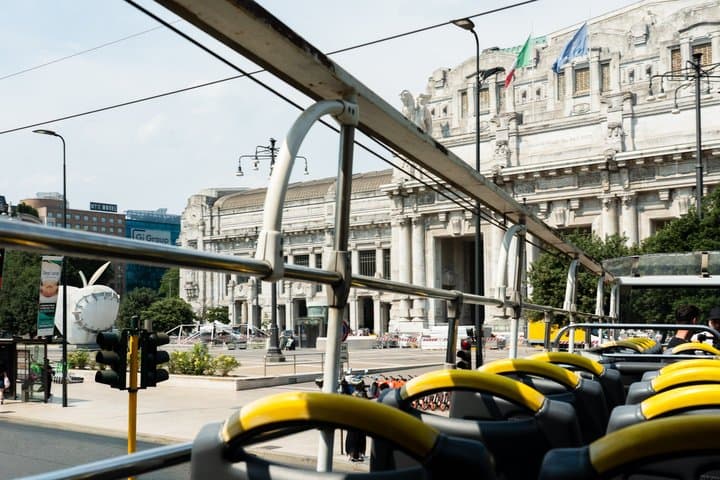 72-Hour "Gray Line" Milan Hop-On Hop-Off Tour with Audio Guide