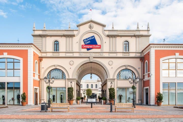 Venice to Noventa di Piave Outlet: Outlet Shopping Shuttle
