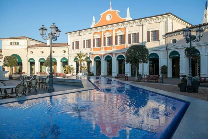 Venice to Noventa di Piave Outlet: Outlet Shopping Shuttle
