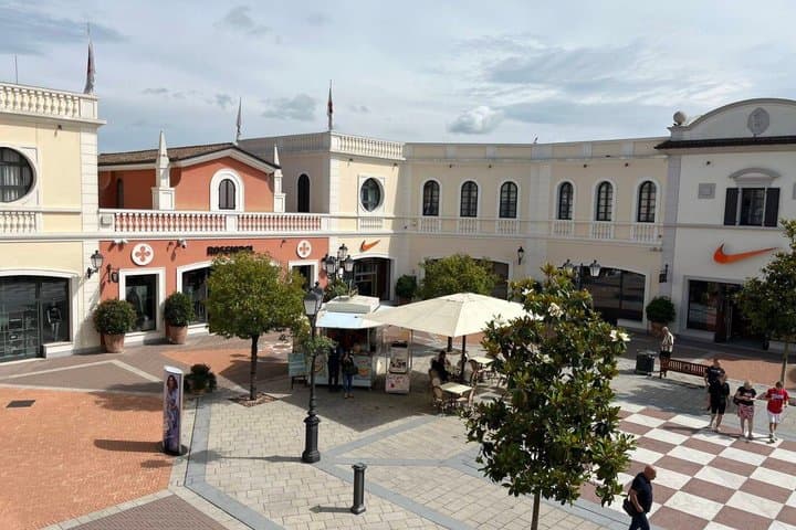 Venice to Noventa di Piave Outlet: Outlet Shopping Shuttle