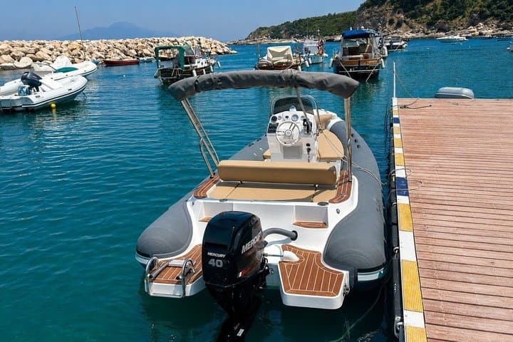 Boat and dinghy rental in Amalfi Coast Without Skipper