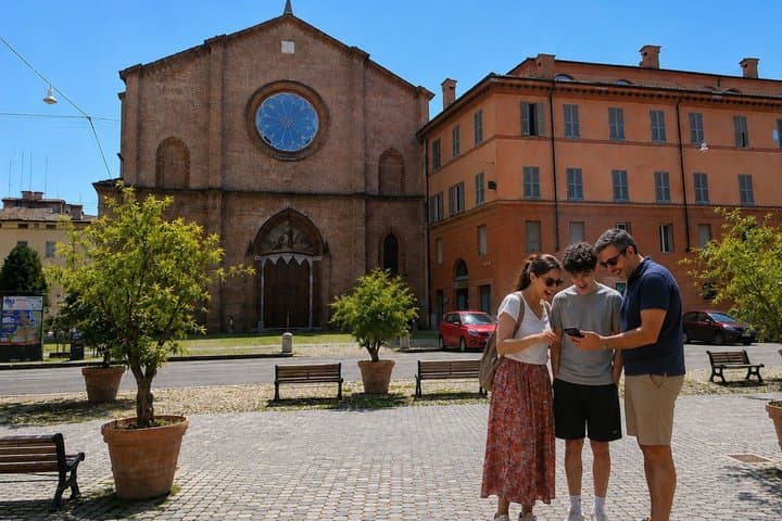 Modena Scavenger Hunt & Highlights Self-Guided Walking Tour