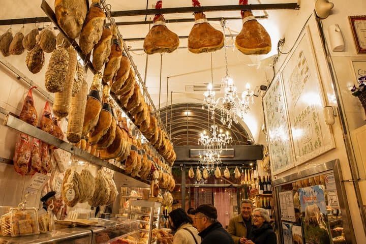 Bologna Street Food Walk: 2-hour Food Tour with all included!