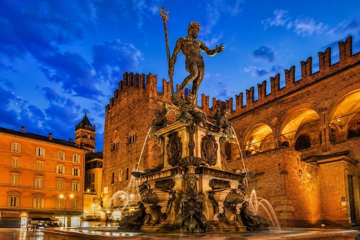 Bologna Street Food Walk: 2-hour Food Tour with all included!