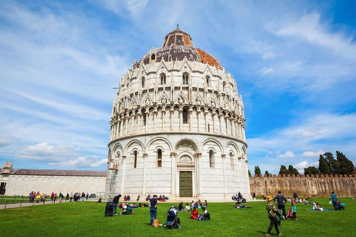 Pisa Scavenger Hunt & Highlights Self-Guided Walking Tour