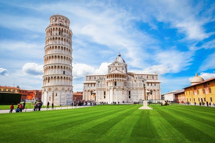 Pisa Scavenger Hunt & Highlights Self-Guided Walking Tour