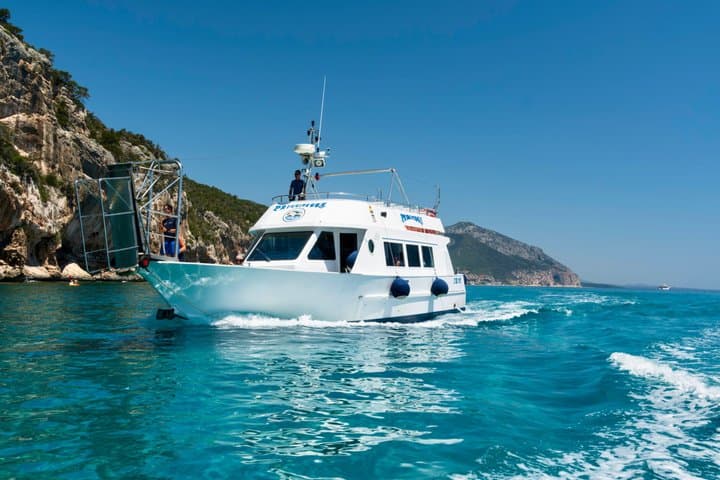 Sea Ox Cave tour plus stop at Cala Luna beach