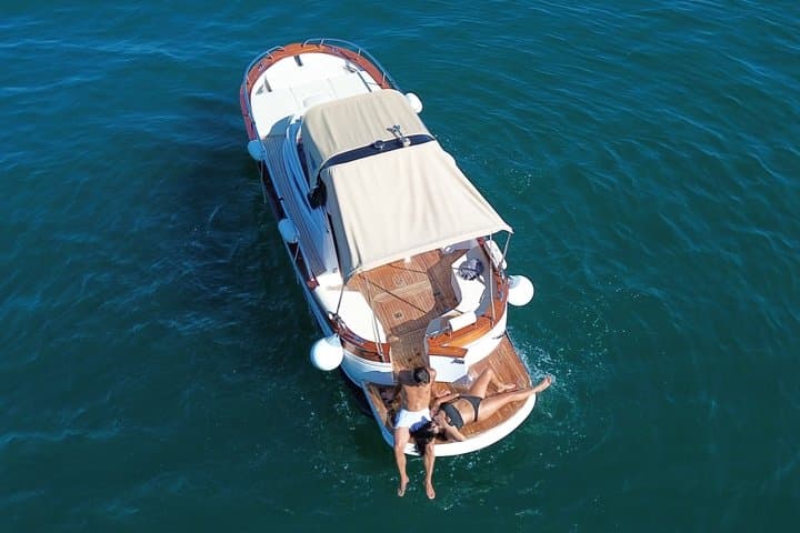 Day on Capri by private boat