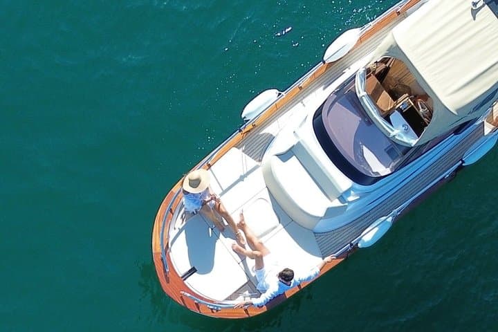 Day on Capri by private boat