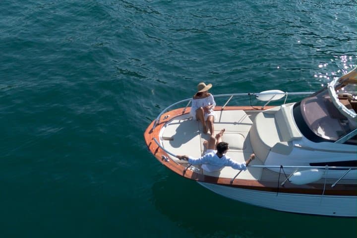 Day on Capri by private boat