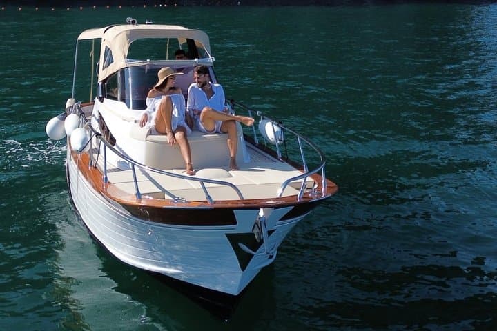 Day on Capri by private boat