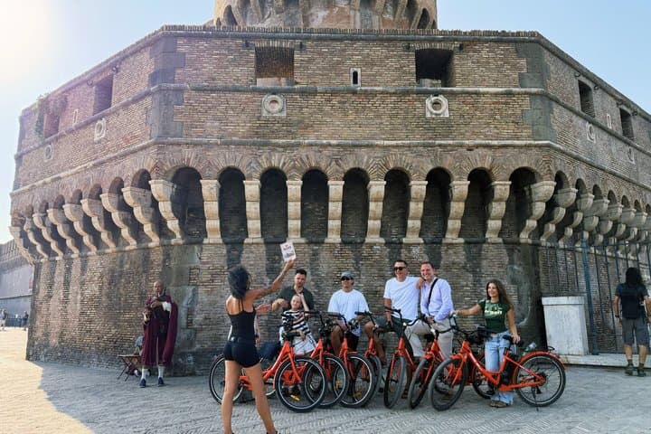 Bike/E-bike Tour of Rome and Vatican