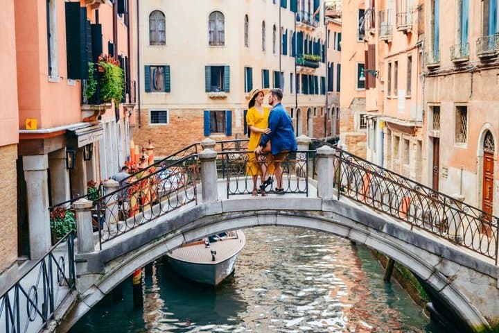 Iconic Landmarks Private Photoshoot in Venice