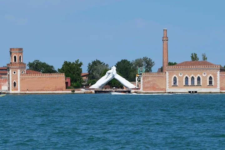 Sunset Lagoon Cruise with Venetian Aperitif & Music