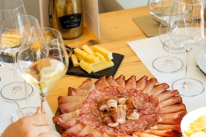 Wine tasting and light lunch: the flavors of the Cembra Valley