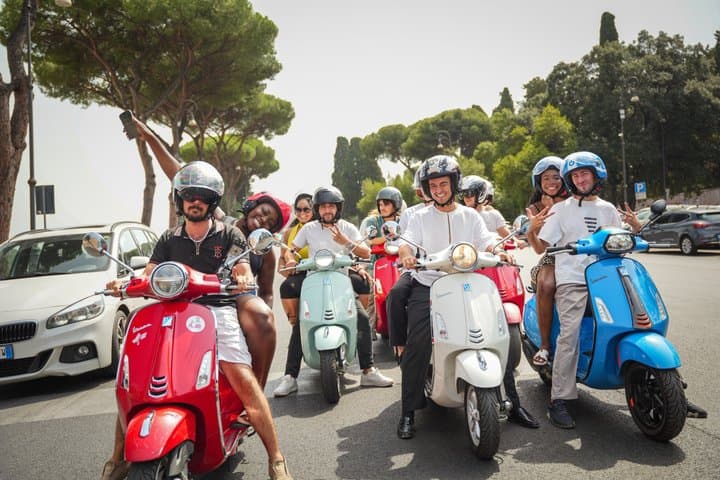 Rome Vespa Scooter Tour with Professional Photographer