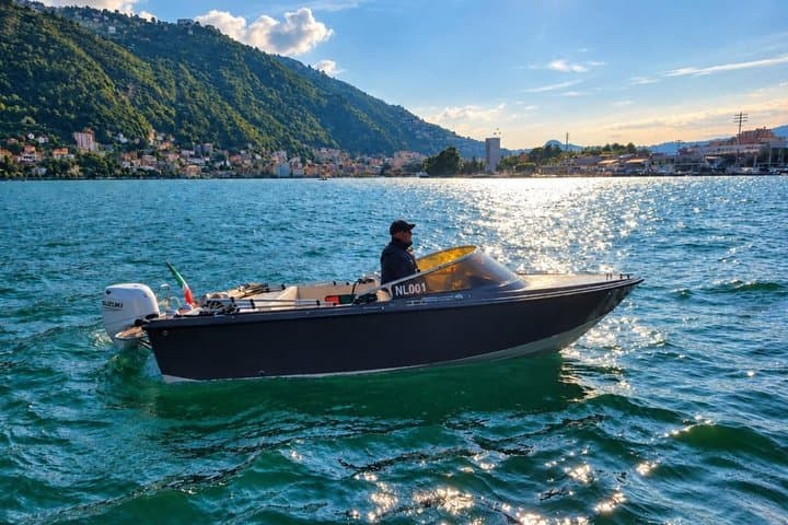 Lake Como Private Classic Boat Experience from Como