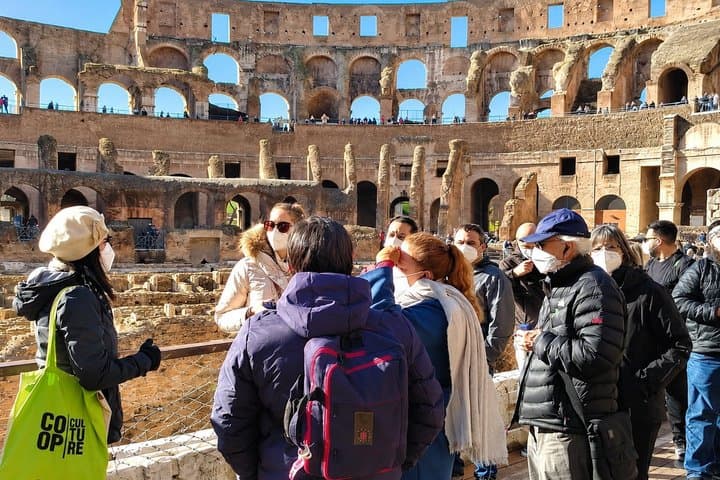 Small Group Tour of Colosseum, Forum, Palatine - all inclusive