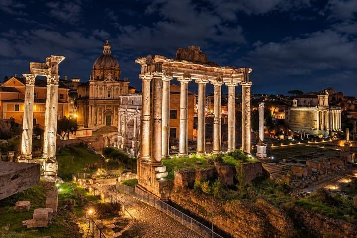 Small Group Tour of Colosseum, Forum, Palatine - all inclusive